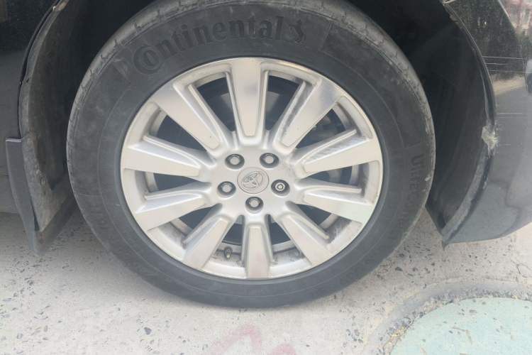 Used Toyota SIENNA 2017 3.5L Four-Wheel Drive LE Trim 7 Seats – U.S. Specification Right Front Wheel Hub