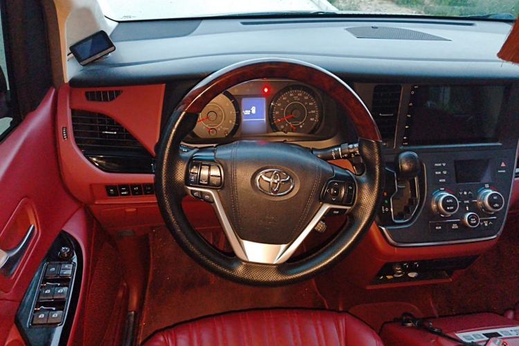 Used Toyota SIENNA  Steering Wheel