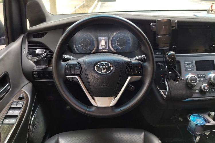 Used Toyota SIENNA  Steering Wheel