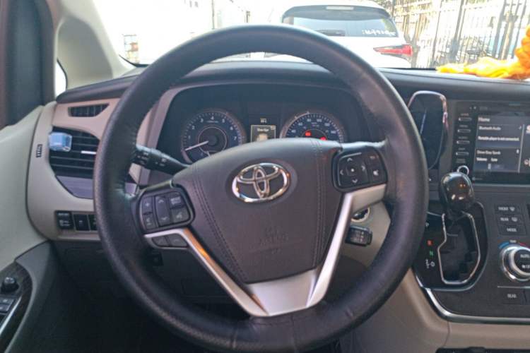 Used Toyota SIENNA  Steering Wheel