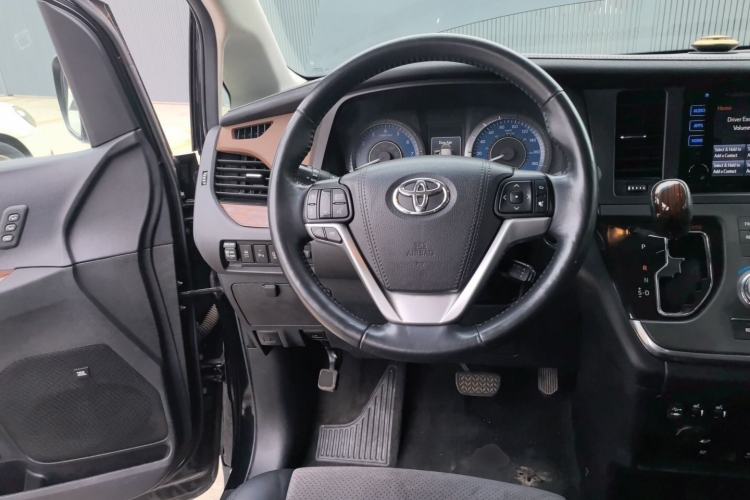 Used Toyota SIENNA  Steering Wheel