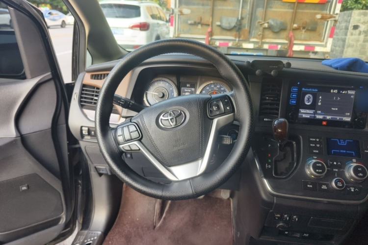 Used Toyota SIENNA  Steering Wheel