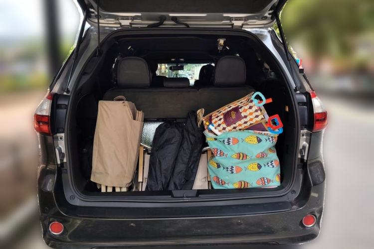 Used Toyota SIENNA  Trunk