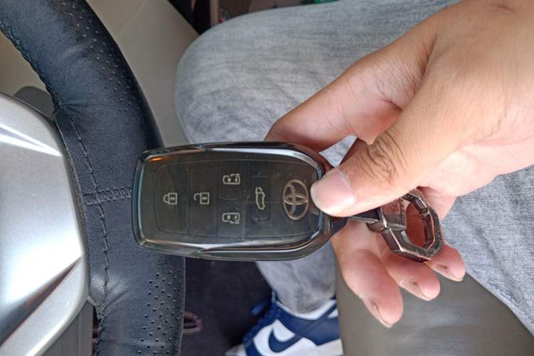 Used Toyota SIENNA  Vehicle Key