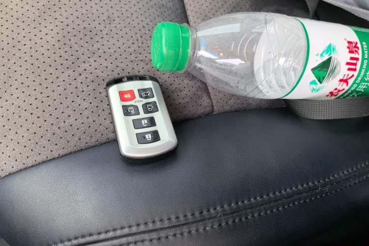 Used Toyota SIENNA  Vehicle Key