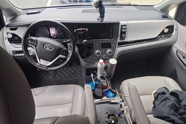 Used Toyota SIENNA  Center Console