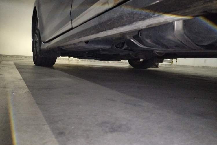Used Toyota SIENNA  Chassis Front Left