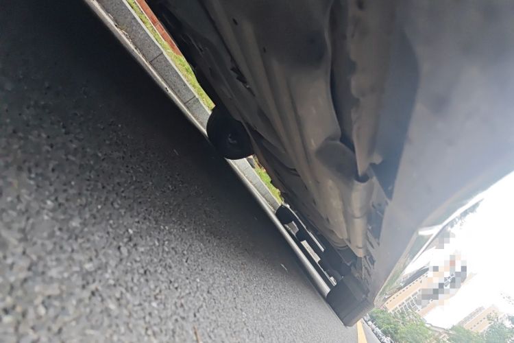 Used Toyota SIENNA  Chassis Front Left