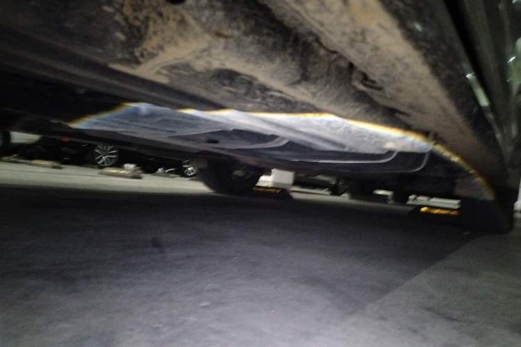 Used Toyota SIENNA  Chassis Rear Left