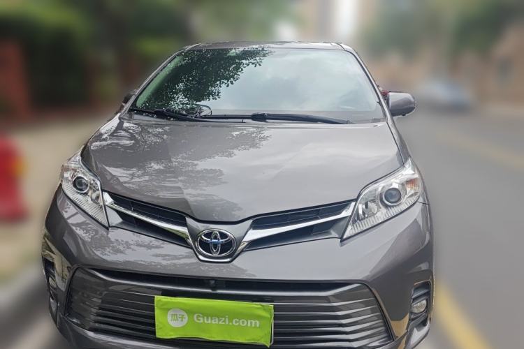 Used Toyota SIENNA  Front