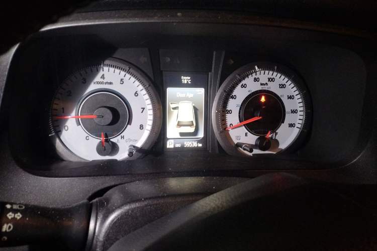 Used Toyota SIENNA  Instrument Cluster