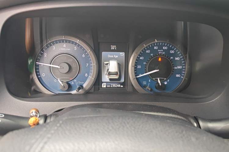 Used Toyota SIENNA  Instrument Cluster