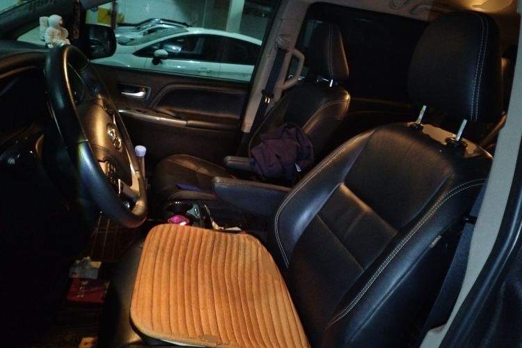 Used Toyota SIENNA  Left Front Seat