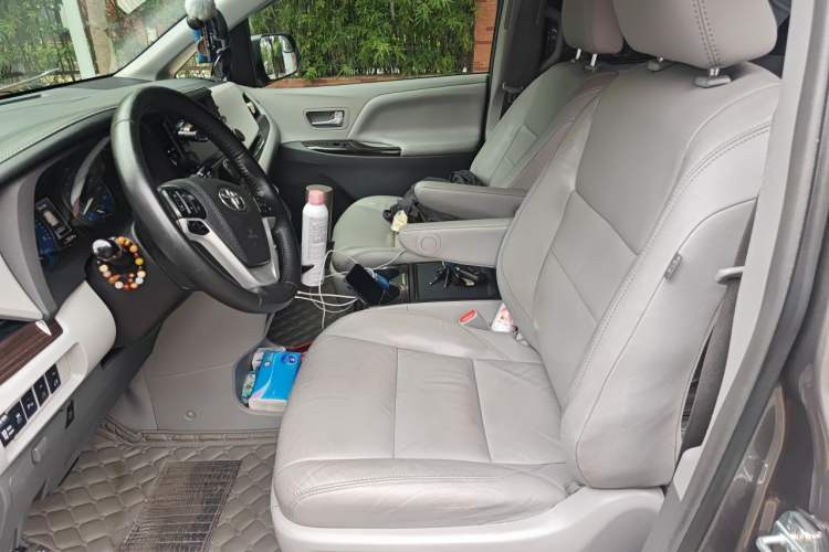 Used Toyota SIENNA  Left Front Seat
