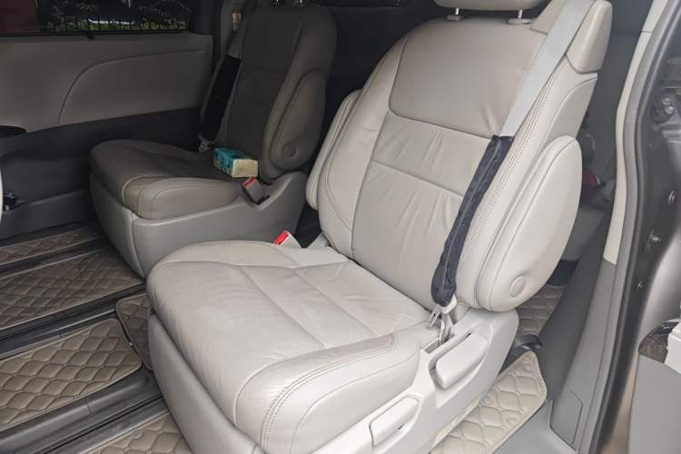 Used Toyota SIENNA  Left Rear Seat