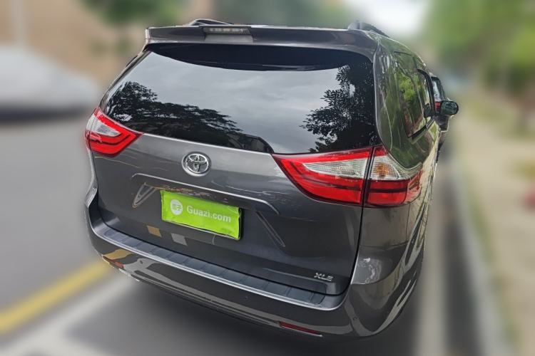 Used Toyota SIENNA  Rear