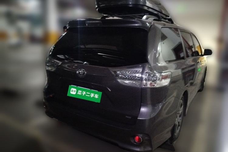 Used Toyota SIENNA  Rear Right 45 Deg