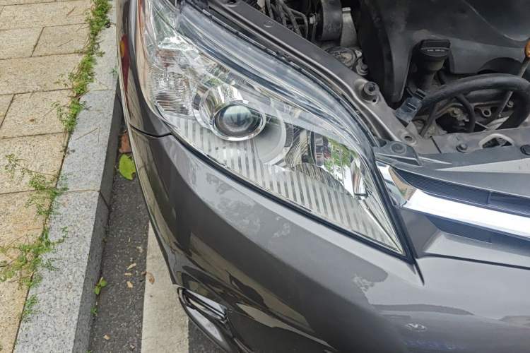 Used Toyota SIENNA  Right Front Headlight
