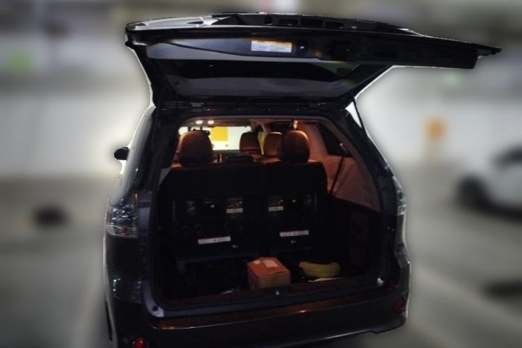Used Toyota SIENNA  Trunk
