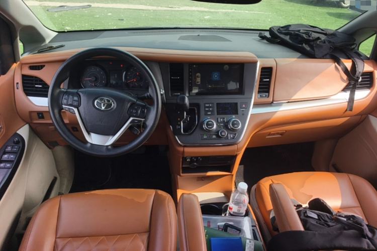 Used Toyota SIENNA  Center Console