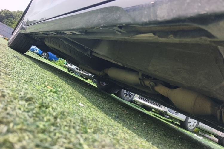 Used Toyota SIENNA  Chassis Front Right