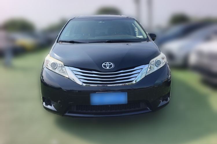 Used Toyota SIENNA  Front