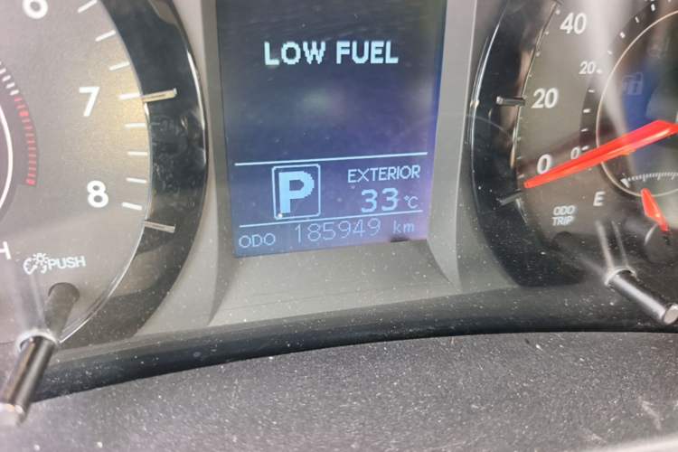 Used Toyota SIENNA  Odometer Close Up