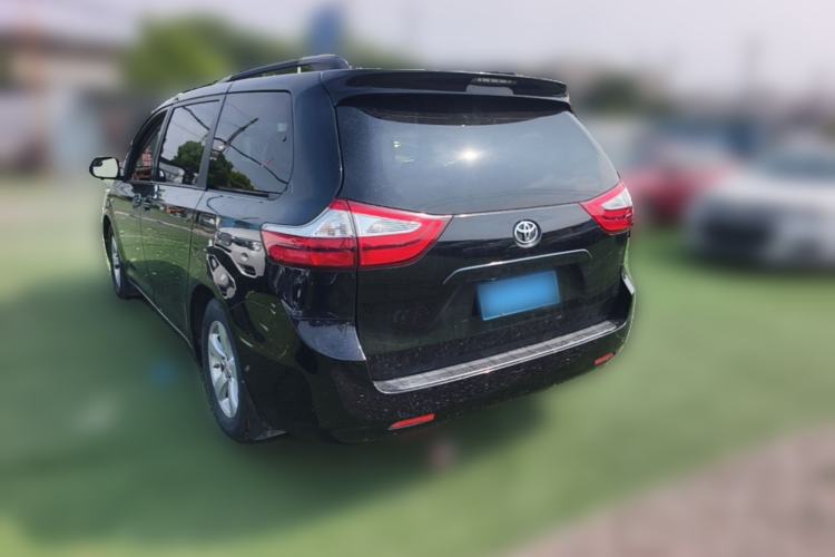 Used Toyota SIENNA  Rear Left 45 Deg