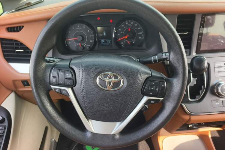 Used Toyota SIENNA  Steering Wheel