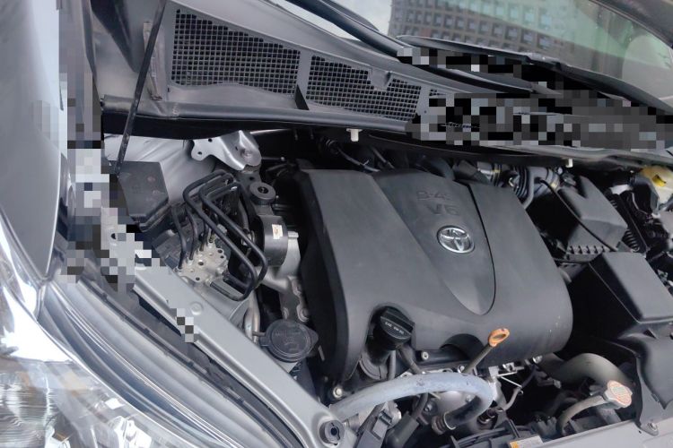 Used Toyota SIENNA  Engine Bay Right