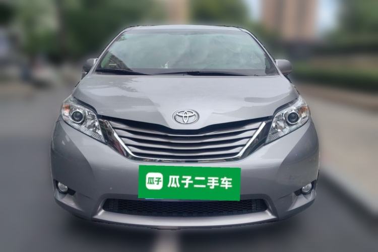 Used Toyota SIENNA  Front