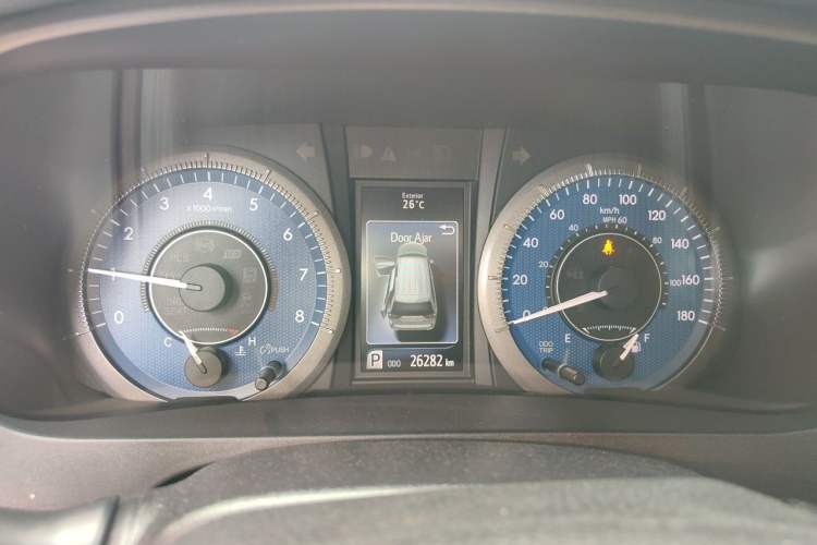 Used Toyota SIENNA  Instrument Cluster