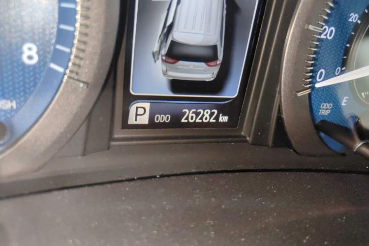 Used Toyota SIENNA  Odometer Close Up