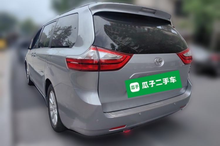 Used Toyota SIENNA  Rear Left 45 Deg
