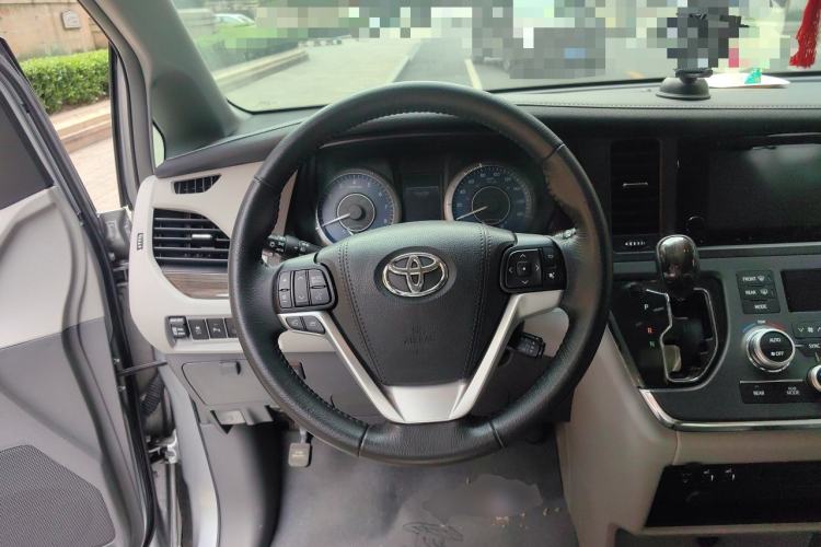Used Toyota SIENNA  Steering Wheel