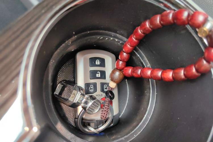 Used Toyota SIENNA  Vehicle Key