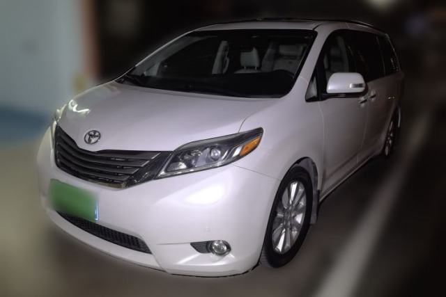 Used Toyota SIENNA 