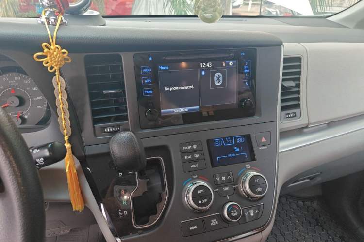 Used Toyota SIENNA  Audio And AC Panel