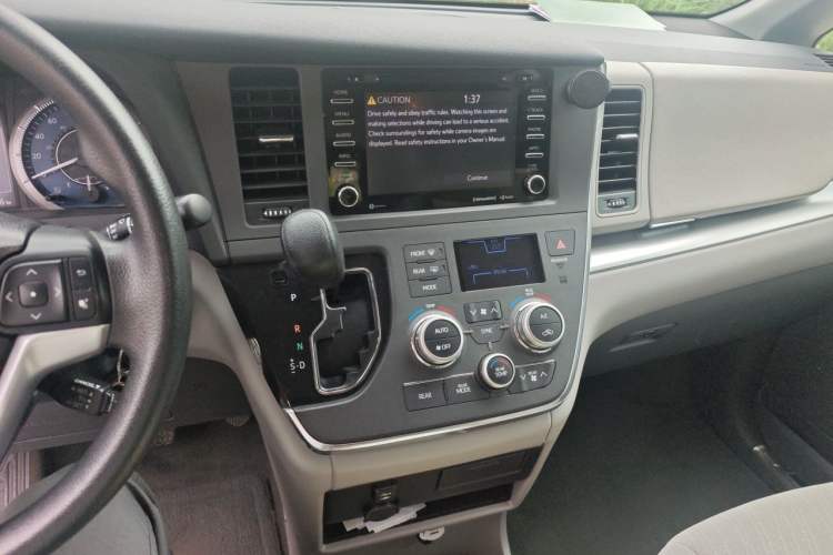 Used Toyota SIENNA  Audio And AC Panel