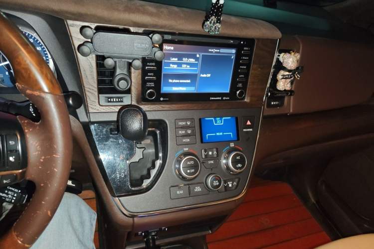 Used Toyota SIENNA  Audio And AC Panel