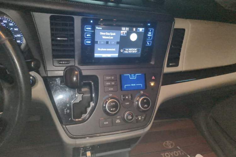 Used Toyota SIENNA  Audio And AC Panel