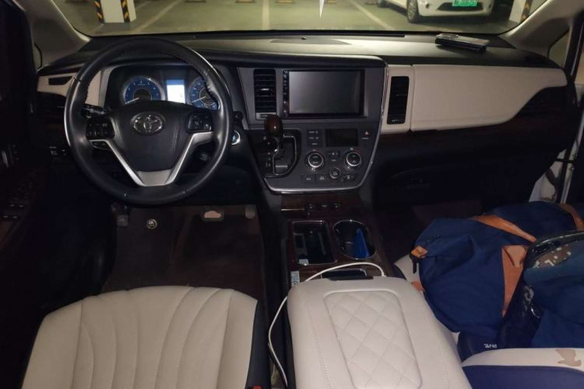 Used Toyota SIENNA  Center Console