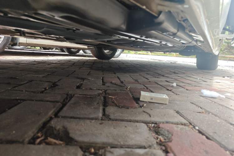 Used Toyota SIENNA  Chassis Front Left
