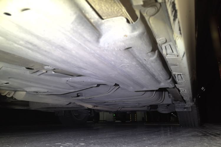 Used Toyota SIENNA  Chassis Front Left