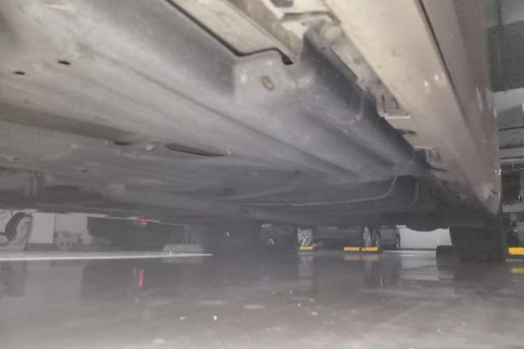 Used Toyota SIENNA  Chassis Front Left