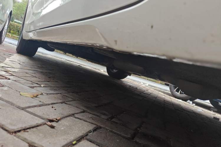 Used Toyota SIENNA  Chassis Front Right