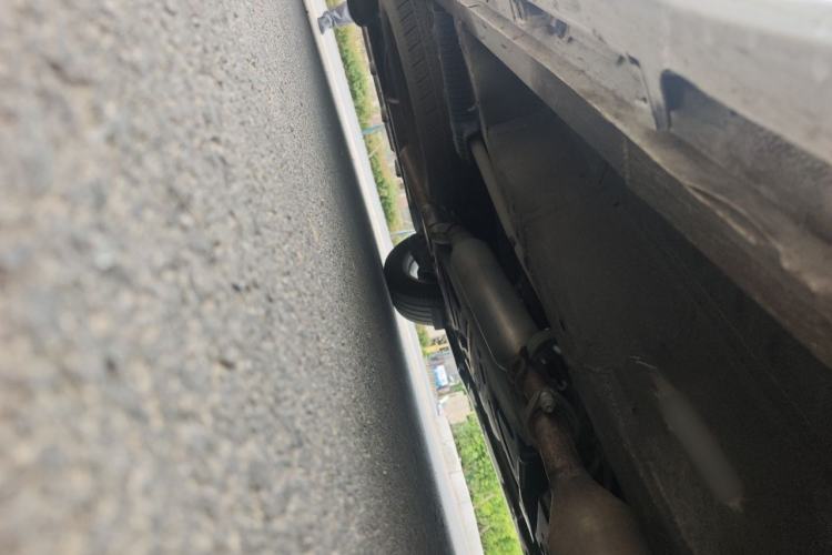 Used Toyota SIENNA  Chassis Front Right
