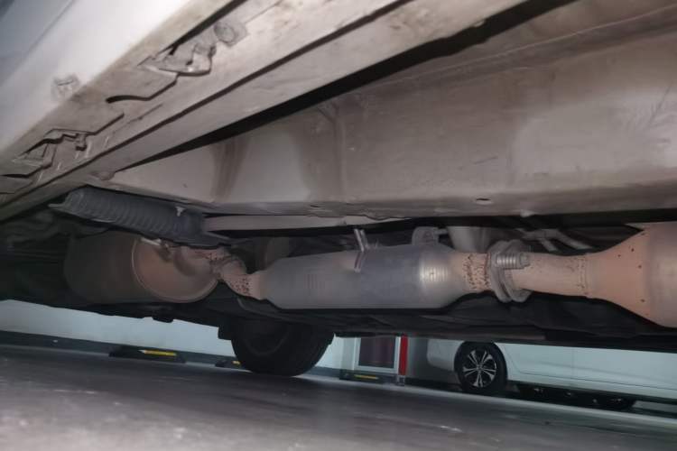 Used Toyota SIENNA  Chassis Front Right