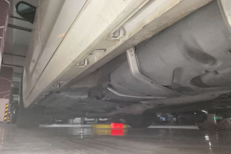 Used Toyota SIENNA  Chassis Rear Left