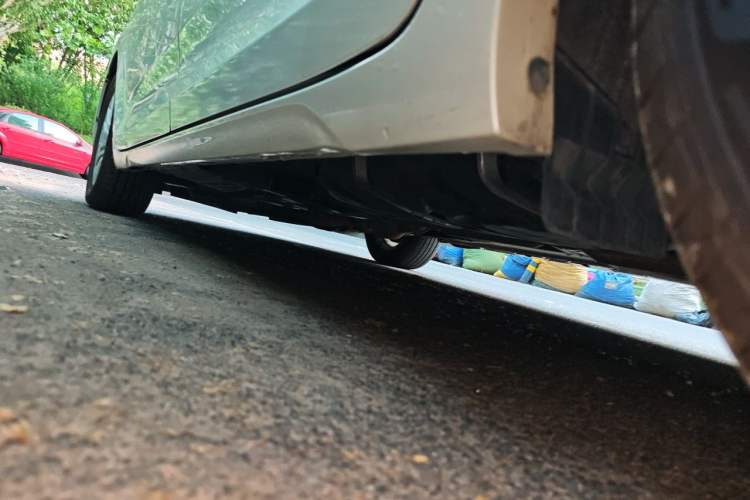 Used Toyota SIENNA  Chassis Rear Left